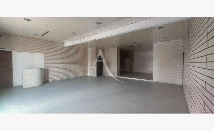 Local commercial - 100 m2 - proche du marché de cayenne
