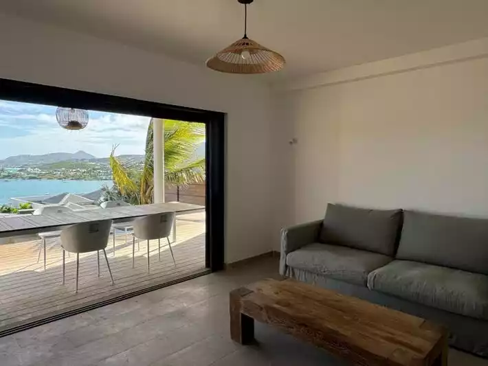 Cul de sac appartement neuf d'une chambre avec grande terra