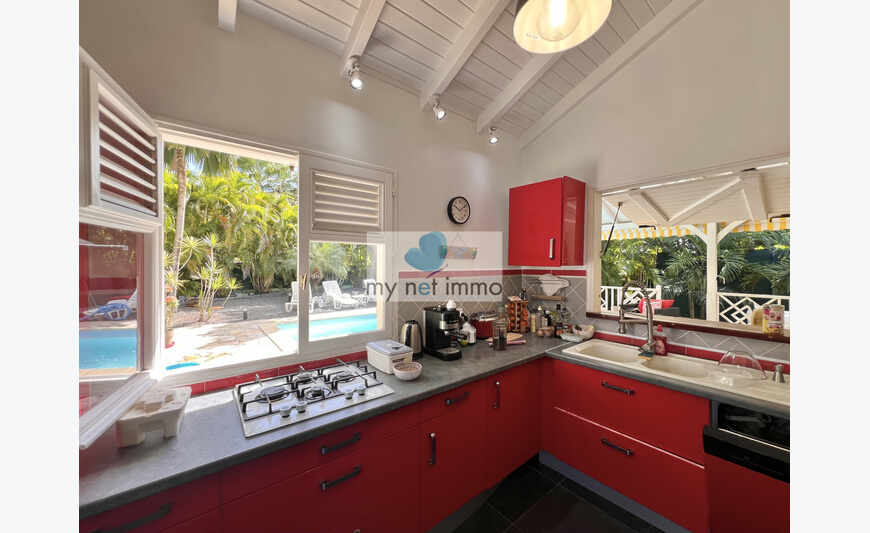 Villa T4 Avec Piscine Secteur La Coulee