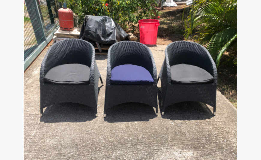 OUTDOOR ARMCHAIRS