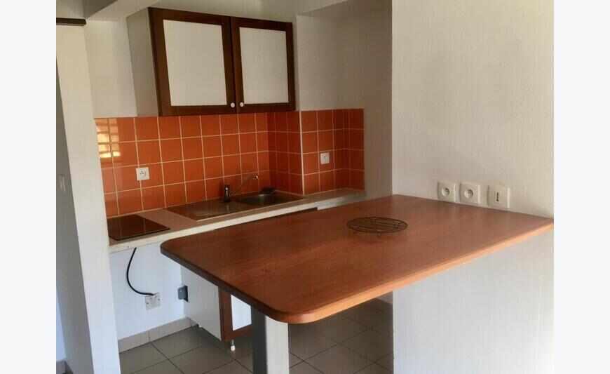 À Kourou, duplex de 38.17m2 à louer 766 Eur par mois