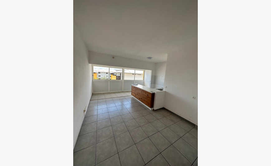 À Kourou, appartement type 2 à louer avec terrasse dernier é