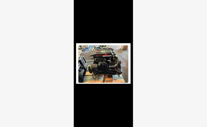 Mercruiser inboard boat engine