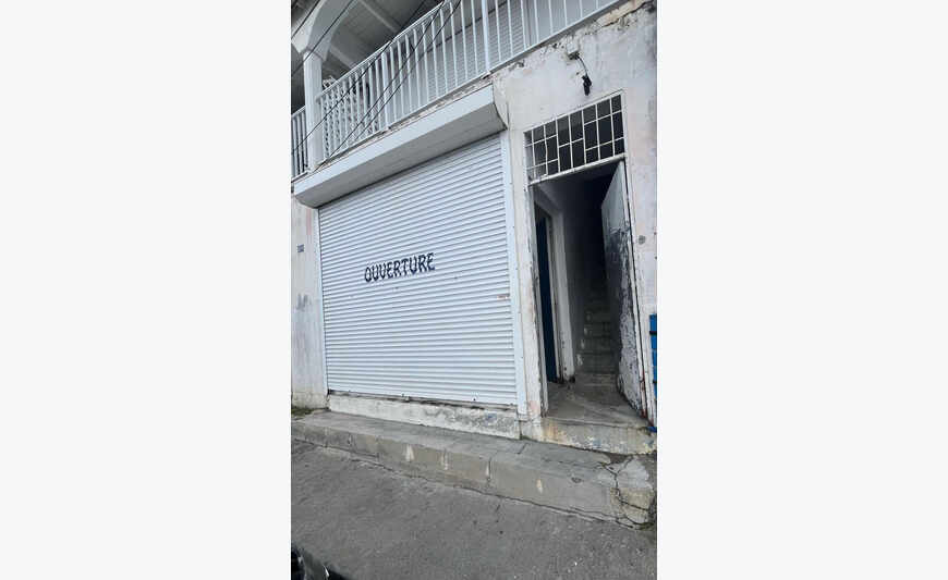 For rent – Commercial space/Office in Marigot