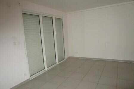 Grand appartement en location 590 Eur par mois à Kourou