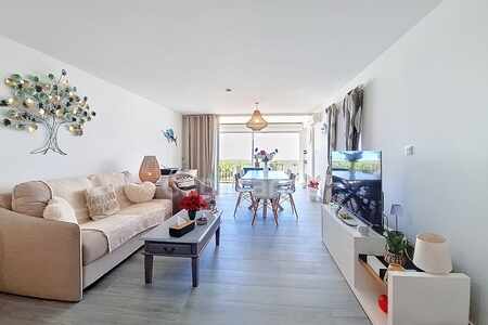 1-Bedroom Apartment With Sea View And Direct Access To The