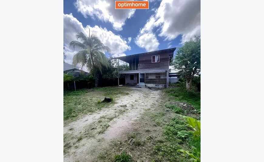 Opportunité rare : Maison avec terrain attenant à une école,