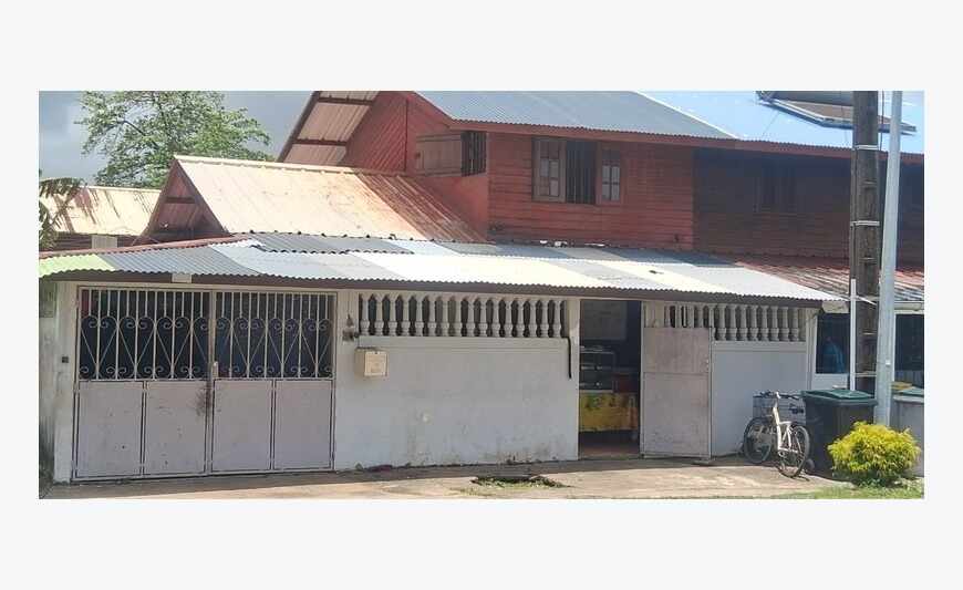 Maison 8 pièces (973)