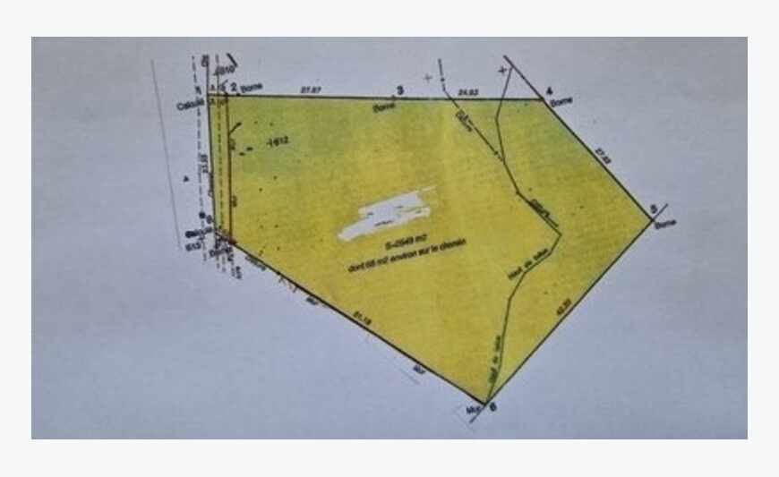 Magnifique terrain constructible avec vue mer éloignée de
