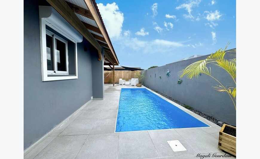 Maison De Plain Pied Recente Avec Piscine - Saint Francois