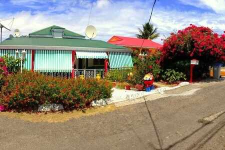 En Exclusivite - - Grande Maison Familiale Avec Fort