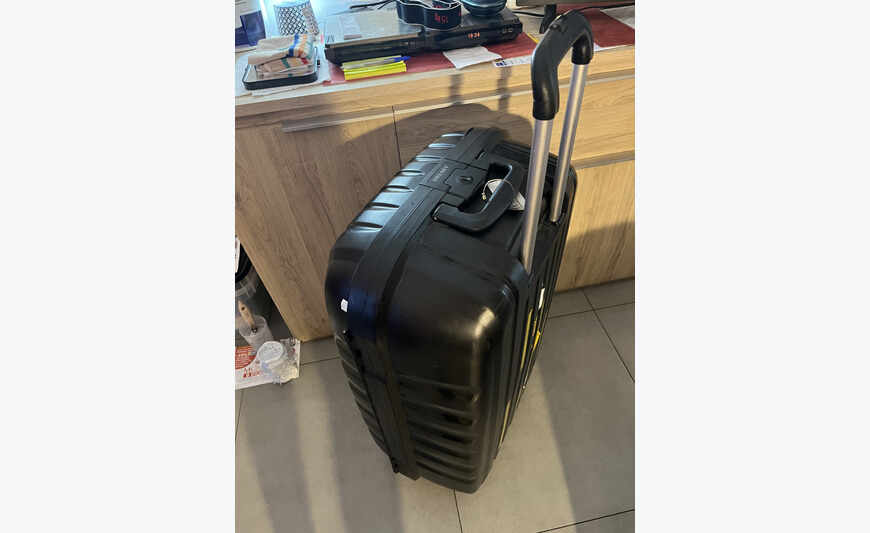 Valise Delsey noire capacité 23 kg (soute avion)