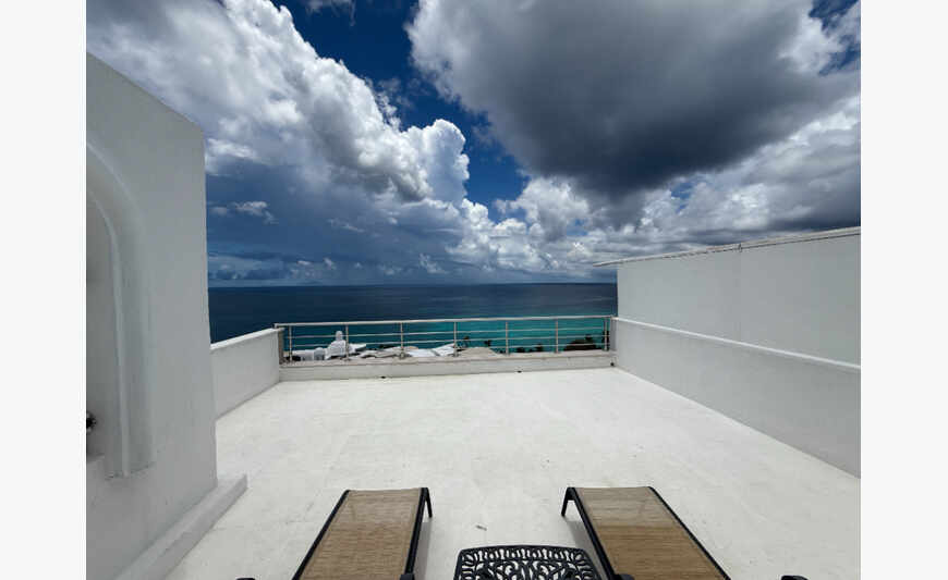 2 units Rainbow Rooftop