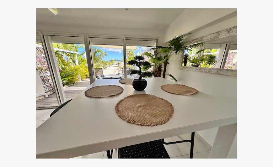 NETTLÉ BAY BEACH CLUB