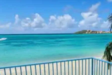 Villa pieds dans l'eau idéale location saisonnière