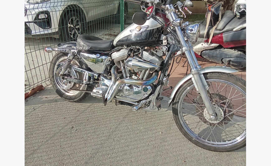 HARLEY DAVIDSON 833 HUGGER