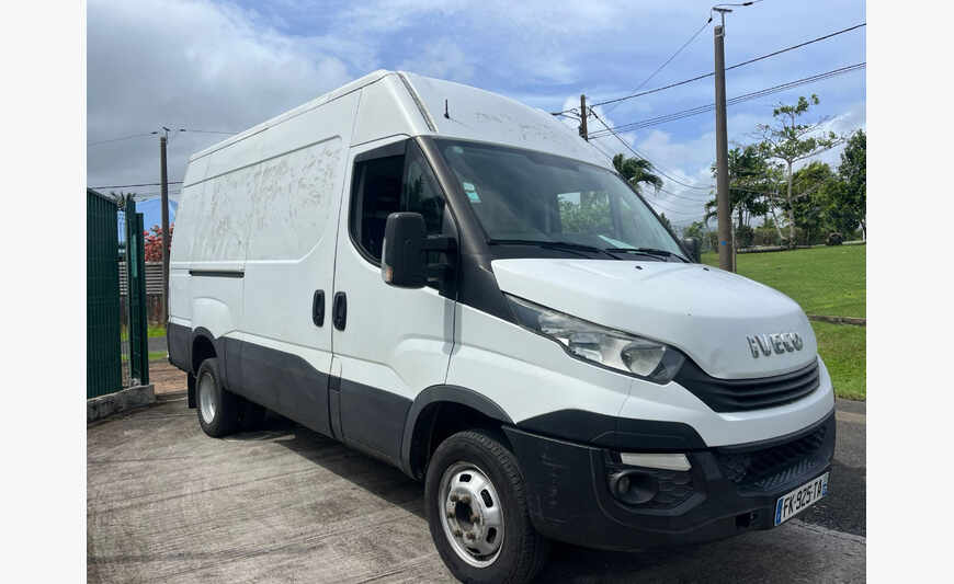 Fourgon Iveco 35c15