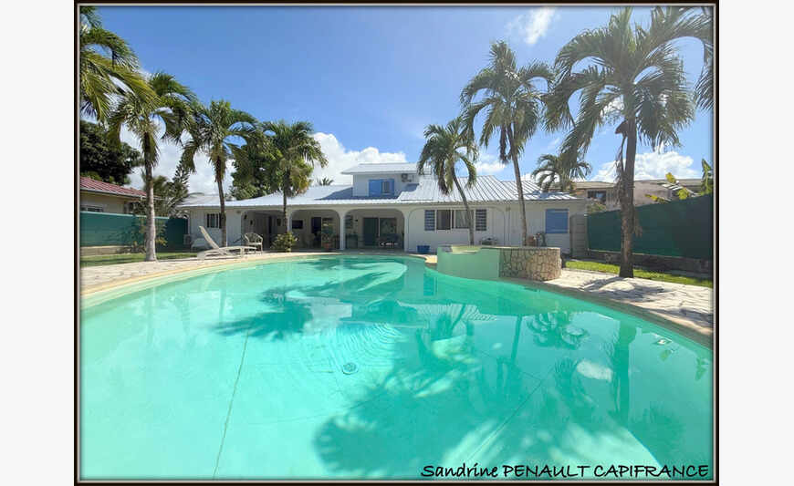 A Kourou (97310) Une Magnifique Propriete T7 De 221 m² -