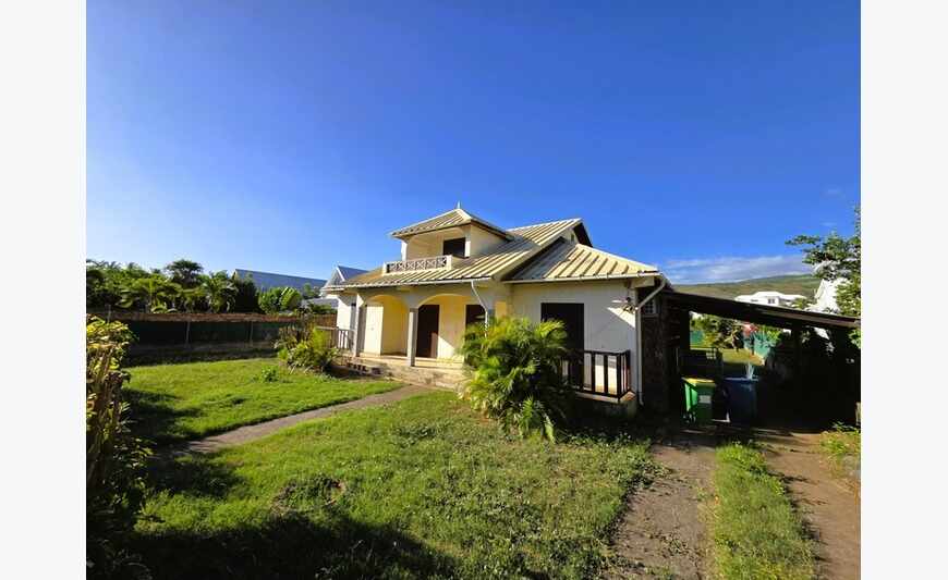 - Villa à fort potentiel, La Saline les Bains - Proche