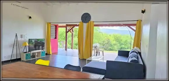 Maison d'architecte récente à Lamentin vue dégagée - Calme