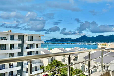 Cupecoy TOP Floor Studio with large balcony