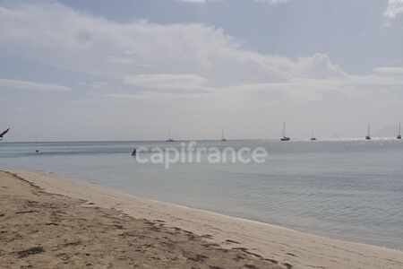 Ste Anne Appartement 34m2 Avec Superbe Vue Mer. Sainte Anne