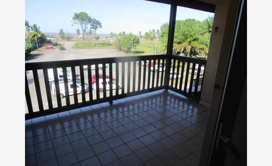 À Kourou, grand appartement dernier étage en location