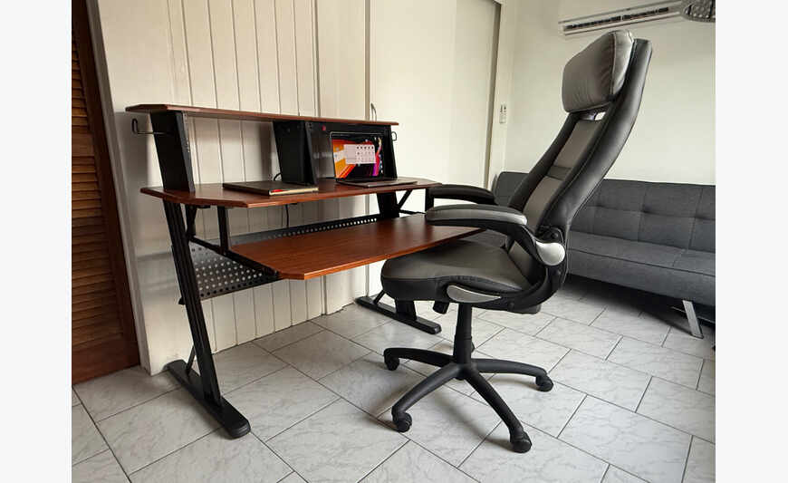 Ensemble Bureau et Chaise NEUFS