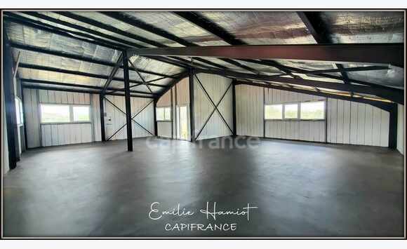 A louer - Local commercial neuf - 130m² - Fort de France -