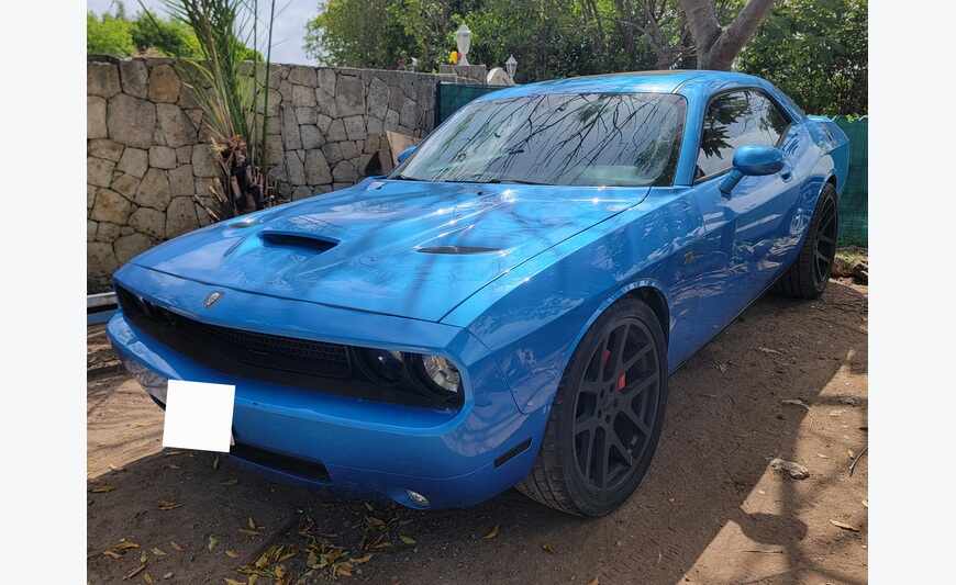 Dodge challenger srt8