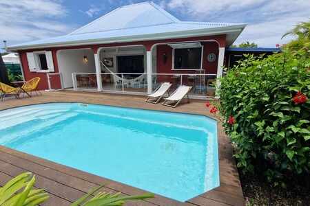 Charmante maison avec piscine sur 610 m² proche plages