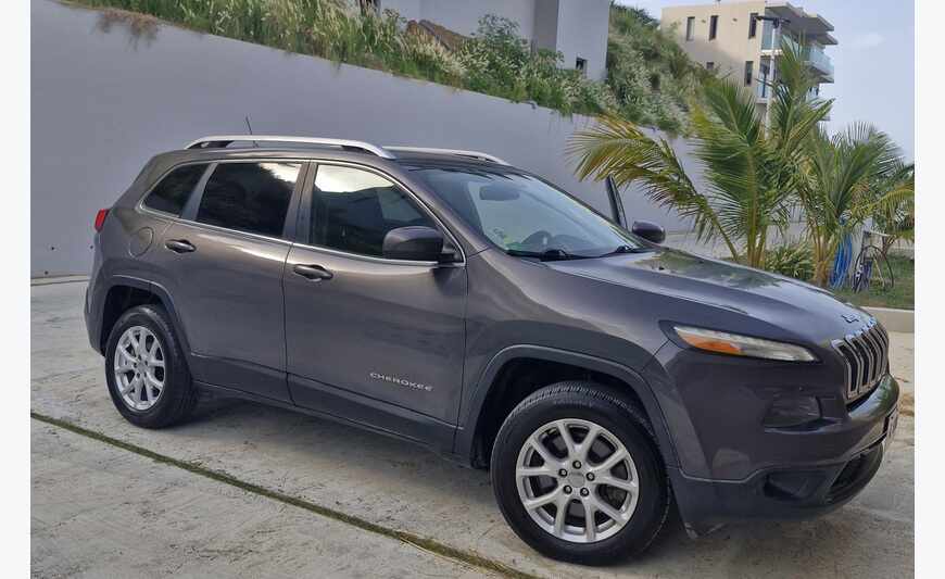 Jeep cherokee latitude 2016, very good condition,