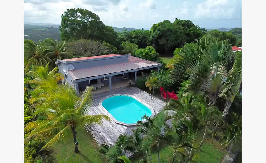 Maison T4 avec vue mer, piscine et appartement T2 au Robert