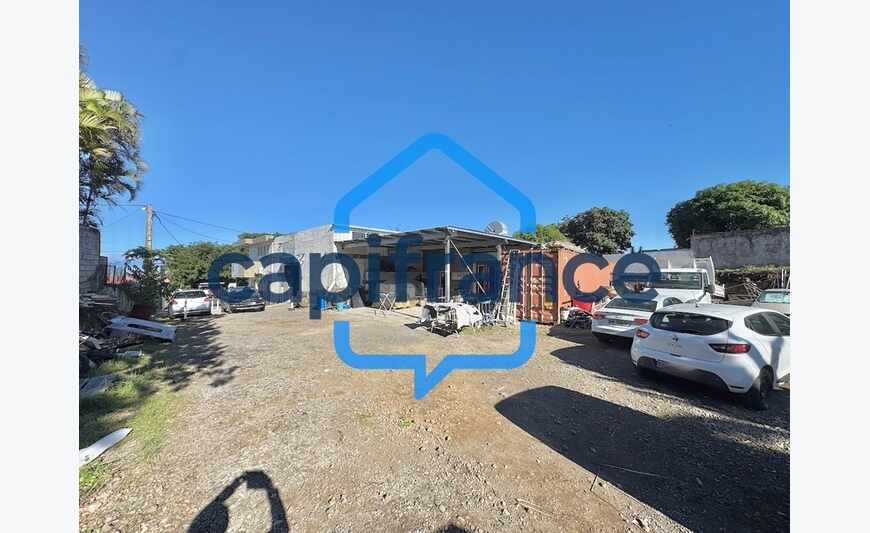 Saint Pierre (974) Ligne Paradis Atelier de 260m2 sur 1