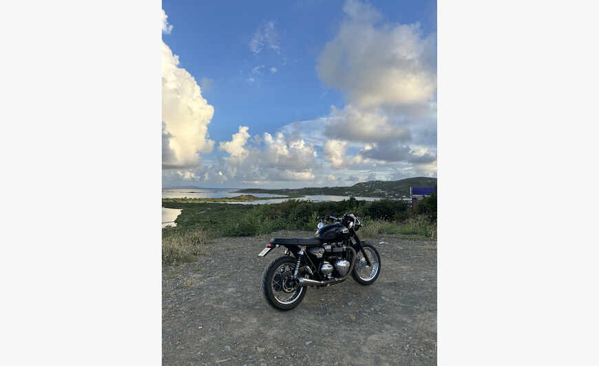 triumph bonne ville T100 cafe racer