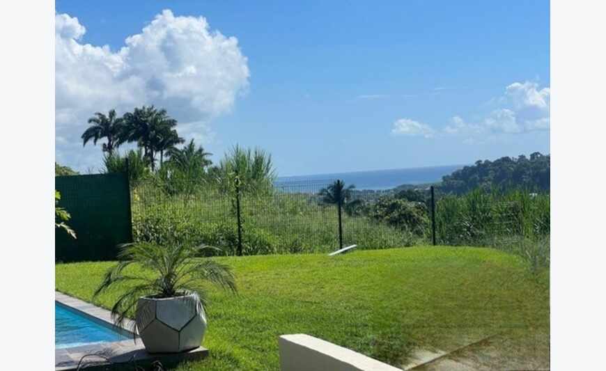 Superbe villa P4 vue mer éloignée et montagne piscine 1240