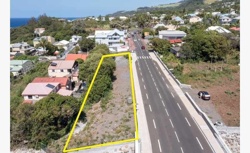 : Terrain à Bâtir 1007 m² - Emplacement idéal et Fort