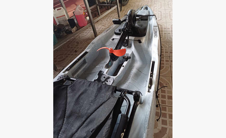 KAYAK DE PECHE À PEDALE +PAGUAIE + ANCRE