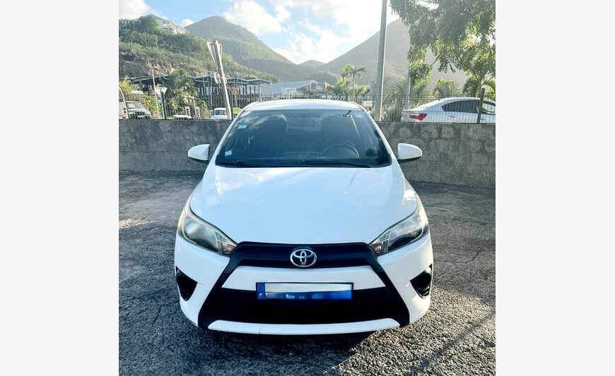 TOYATA YARIS