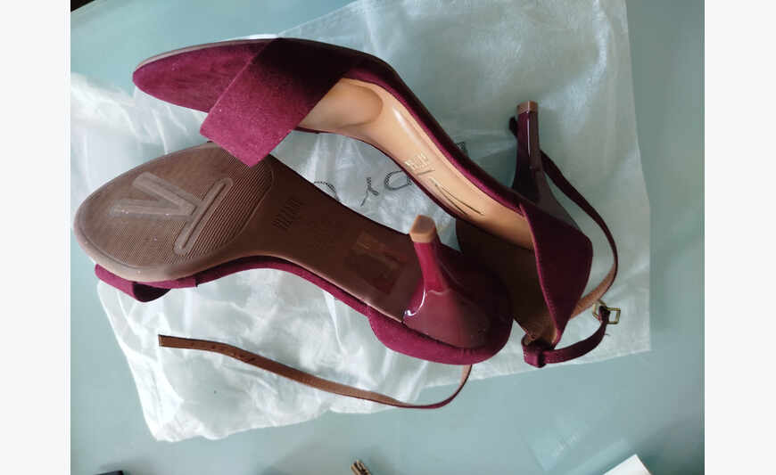 Chaussures femme neuves velours pourpre