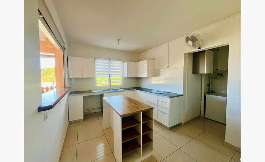 Grand T4 avec terrasse, garage et vue dégagée - Quartier