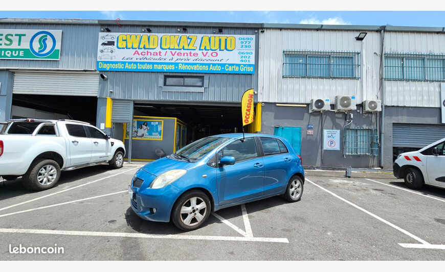 Toyota Yaris 1.3 Vvt-I 90ch à 4790e ( bon état )