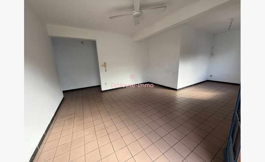 Centre Ville des Aviron. Appartement T3/4 à Rénover.