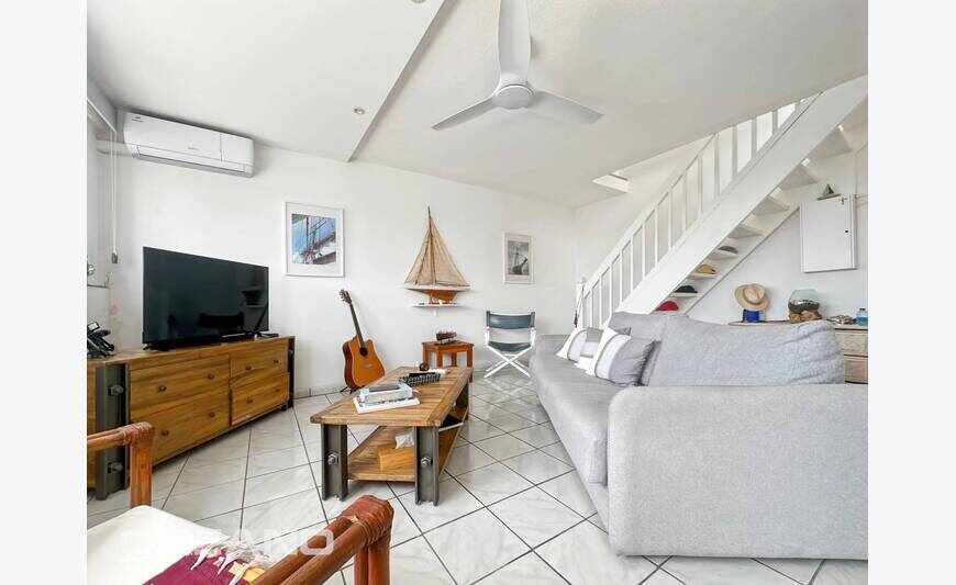 Duplex avec double terrasse et vue dégagée sur la marina