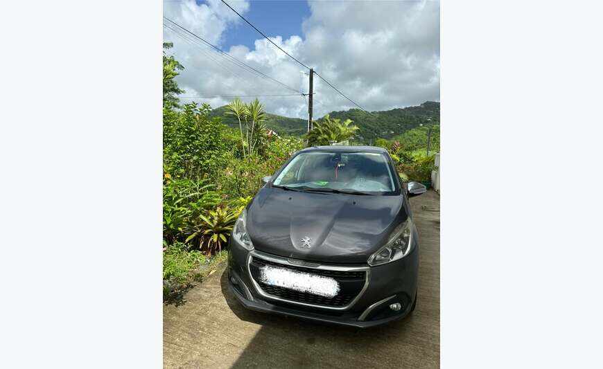 Peugeot 208 signatures 82 cv
