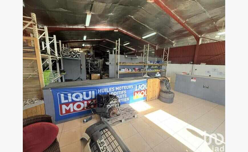 Local d'activités 692 m²