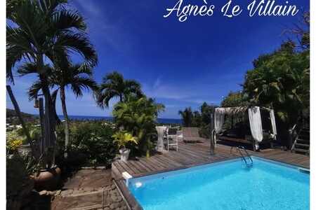 Maison Très Atypique Vue Mer avec Piscine + 2 Chambres
