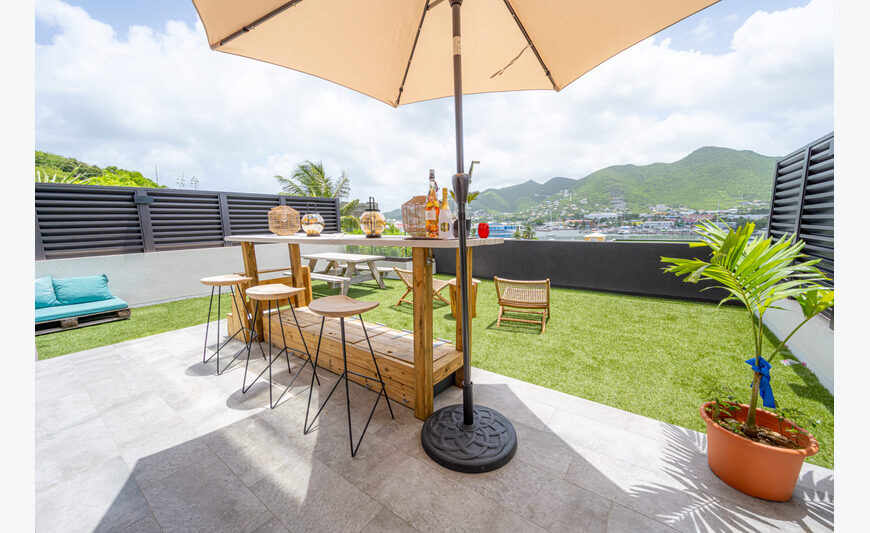 A-107 | Unique 2-Bedroom & Garden at The Hills Residence