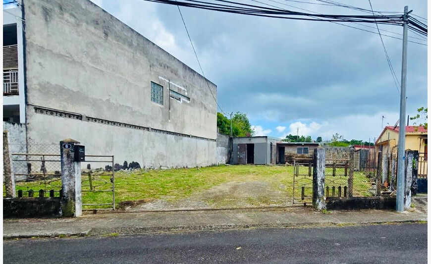 Terrain de 348m² constructible à Fort-de-France