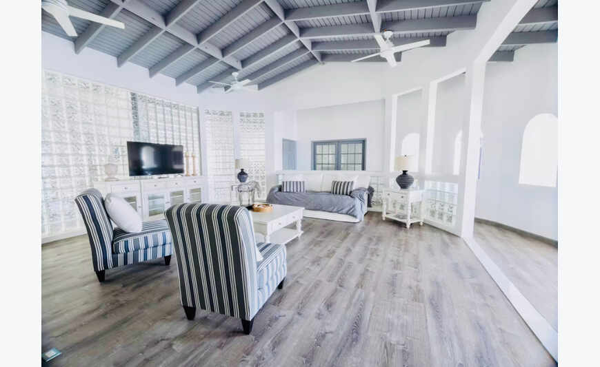 🔸3BR/2BA APARTMENT🔸📍Cole Bay #324